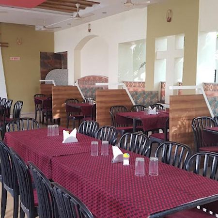 Hotel Rasraj , Dhule 外观 照片